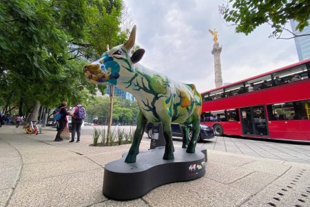 Cow Parade 2024: las vacas de mil colores toman el Paseo de Reforma en la CDMX