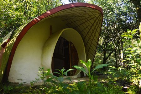 Tosepán Kali, hospédate en cuevañas escondidas en la selva de Cuetzalan