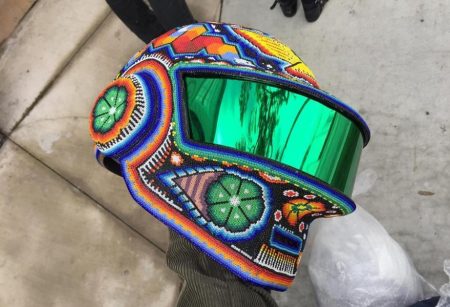 Daft Punk y sus nuevos cascos huicholes