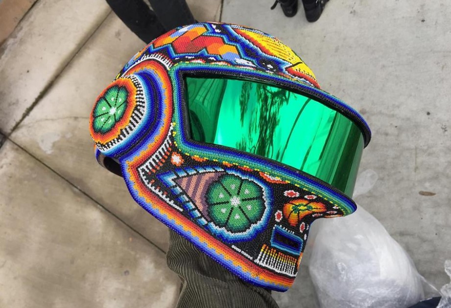 Daft Punk y sus nuevos cascos huicholes