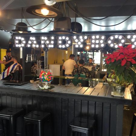 ¿Ganas de un cambio de look? Conoce Dandy Boy, una peluquería retro en la ciudad