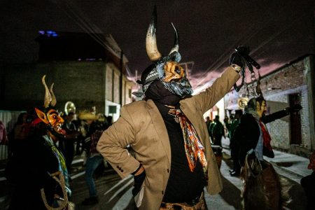 Danza de los diablos: el ritual a Ruja, dios de los afrodescendientes