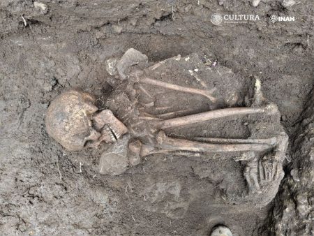 Descubren entierro de una mujer que vivió hace 1,000 años en Tlayacapan