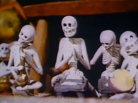 Mira el cortometraje de Día de Muertos creado por Charles y Ray Eames en 1957