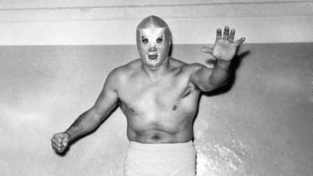 Datos curiosos de la cumbia de los luchadores “El santo, El cavernario”