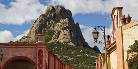 Estudios revelan que la Peña de Bernal es el tercer monolito más grande del mundo