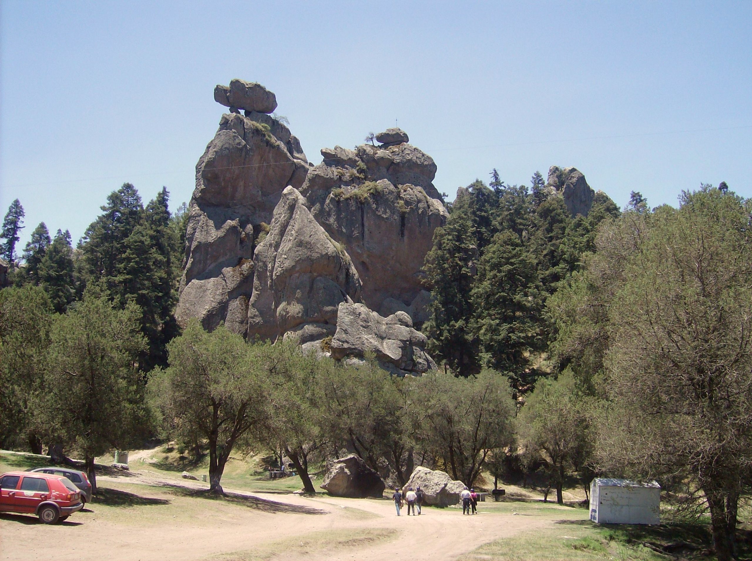 Las caprichosas formaciones rocosas de Peñas Cargadas en Real del Monte