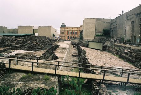 Sobre la muestra Lujos de Nácar y Antiguo Museo etnográfico en el Templo Mayor