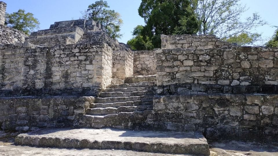 Descubren antigua ciudad maya en Campeche, Ocomtún: la columna de piedra