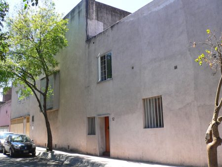 Detrás de esa fachada hay un tesoro arquitectónico: Casa Luis Barragán (FOTOS)