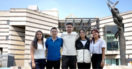 Alumnos de la UNAM ganan competencia internacional de cohetería experimental