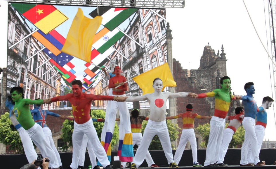 Regresa al Zócalo capitalino la Feria de las Culturas Amigas