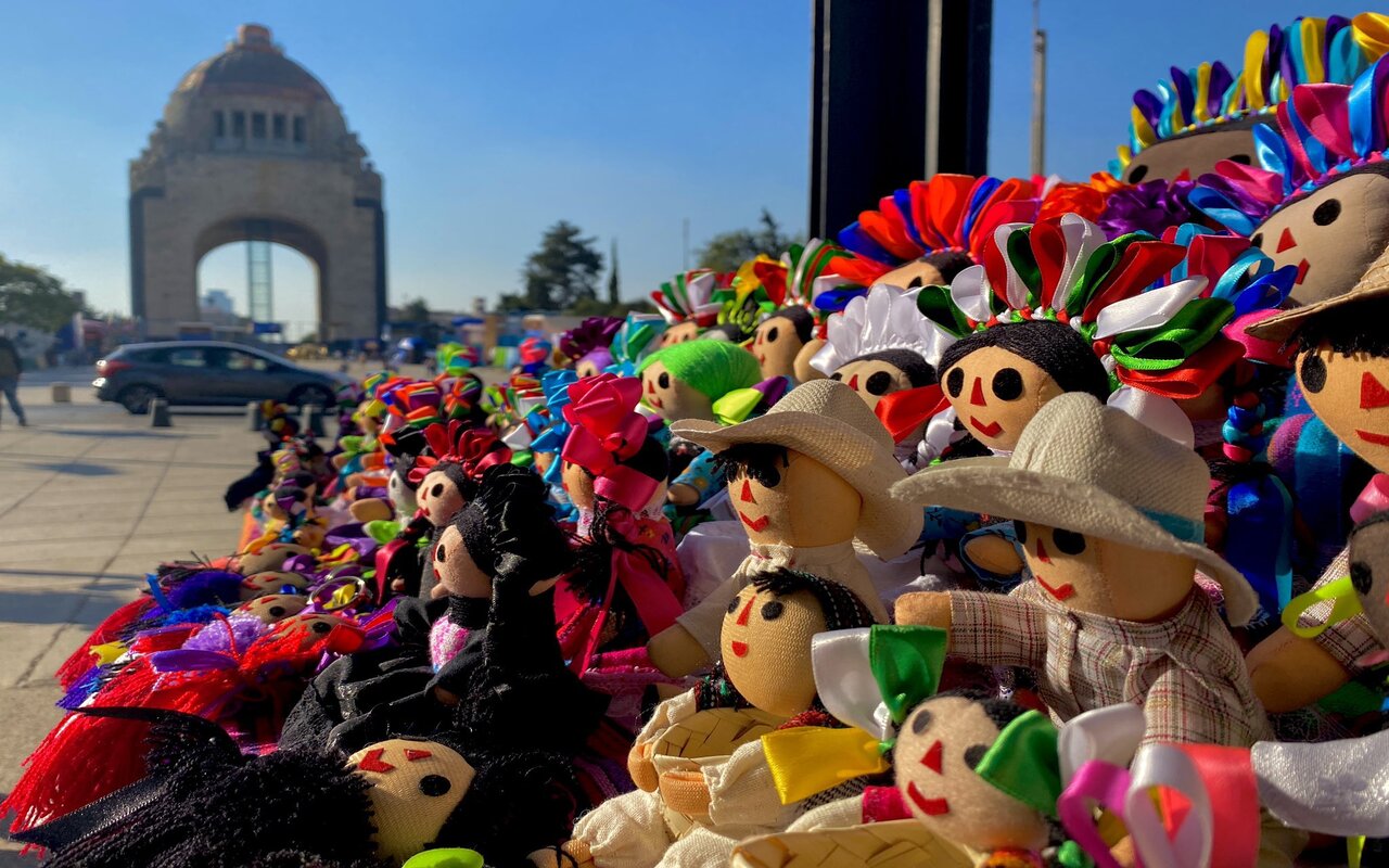 Llega la Feria de la Muñeca Lele: la nueva tradición navideña de la CDMX