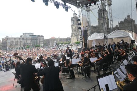 La Orquesta Filarmónica dará concierto navideño gratuito en el Zócalo