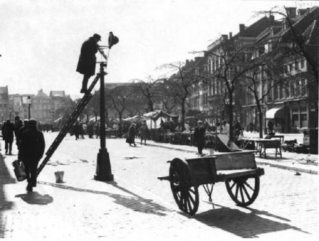 Y se hizo la luz… la historia de cómo la ciudad salió de la oscuridad total