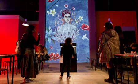 Frida Kahlo es homenajeada con tres increíbles muestras en un Museo de Singapur 