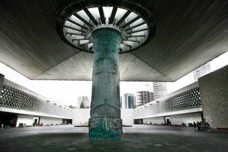 Caminos de luz: Universos Huicholes en el Museo de Antropología