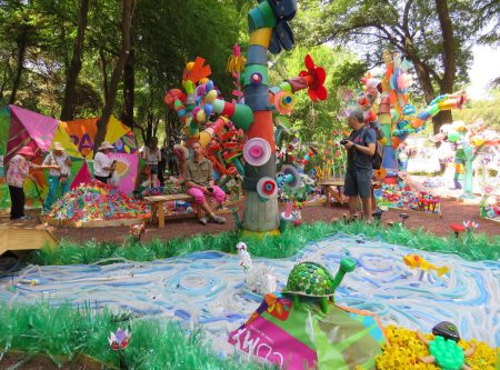 Future Forest, un jardín de objetos reciclados en Chapultepec