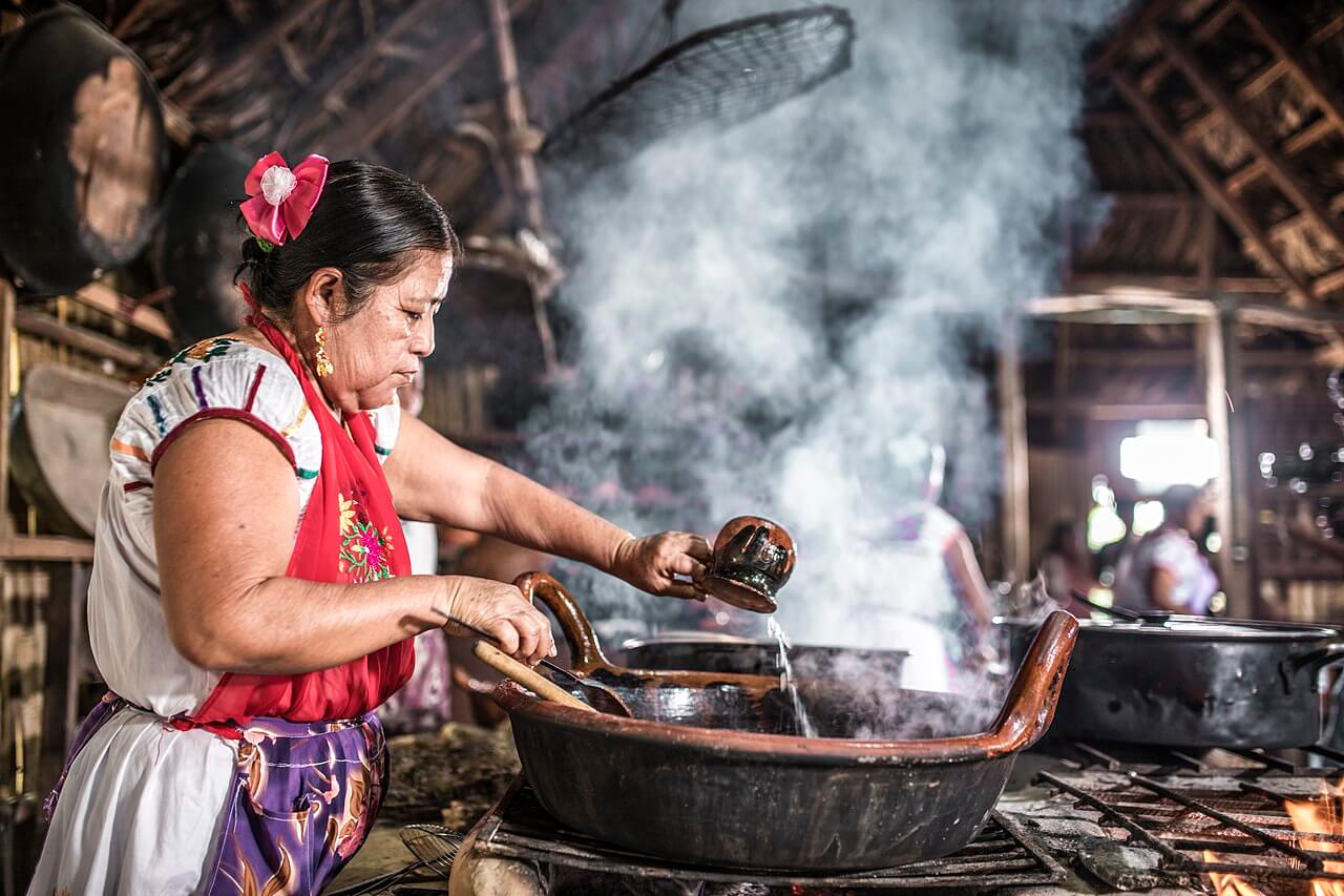 Las Mujeres de Humo preservan la gastronomía Totonaca