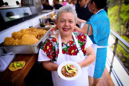 La Guerrerense, los afamados mariscos de Ensenada, ahora en la Condesa