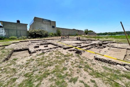 Arqueólogos hallan un tesoro tolteca en terreno donde construyen un Walmart