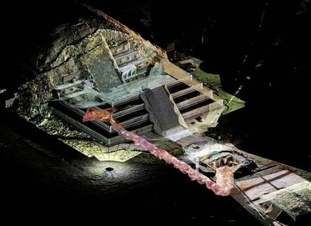 Explora el Túnel de la Serpiente Emplumada en Teotihuacán con realidad virtual