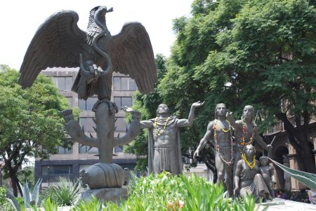 Los mitos alrededor del hermoso Monumento a la Fundación de Tenochtitlán