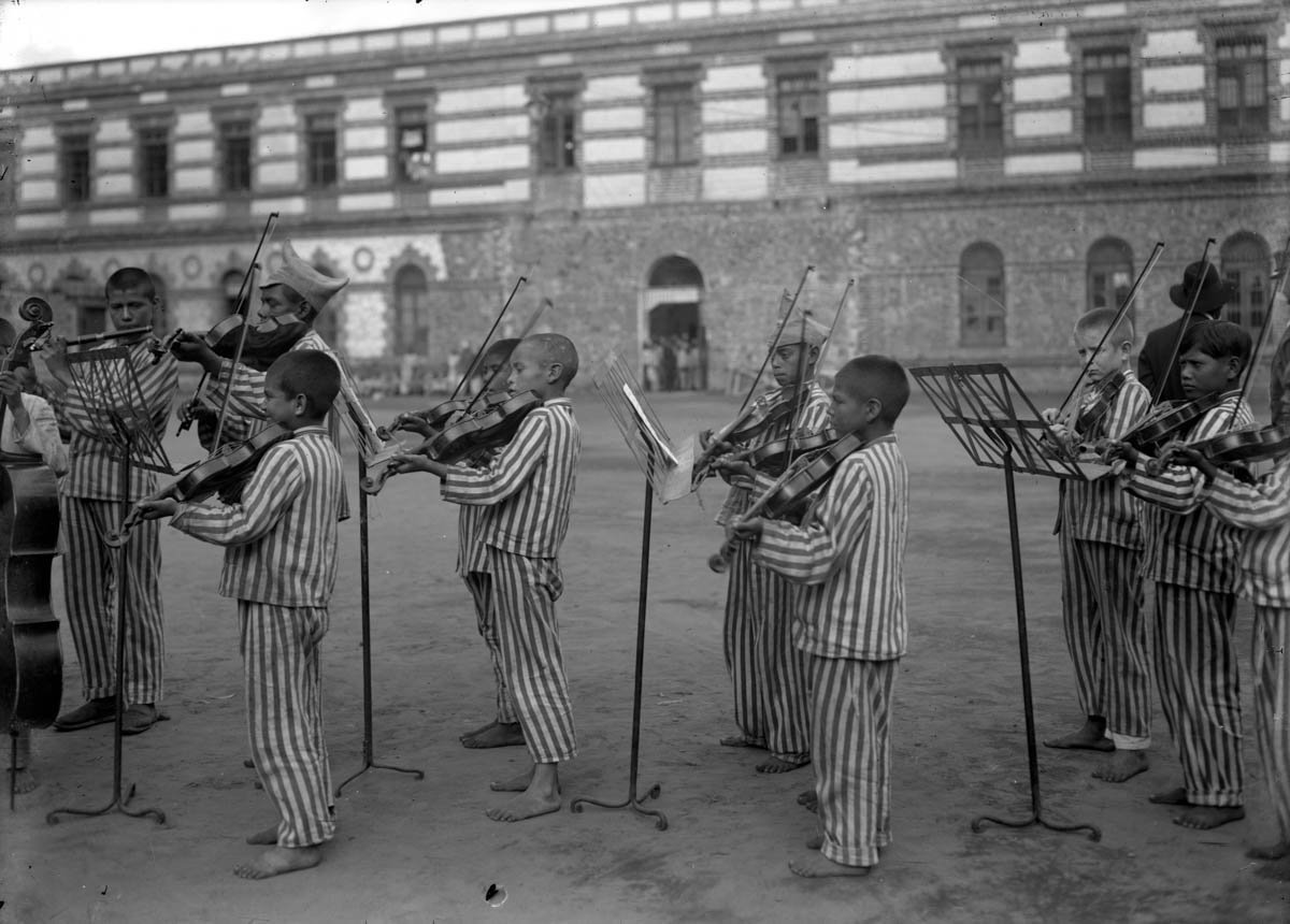 Lúgubres fotografías del antiguo Hospicio de Porfirio Díaz