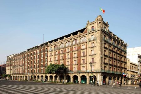 Conoce la historia de estos hermosos hoteles en el Viejo Portal de Mercaderes