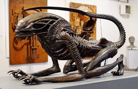 La exposición de uno de los artistas más terroríficos de nuestra era, H.R. Giger