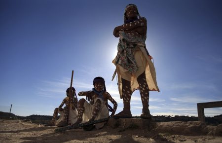 Huicholes y Raramuris, un recorrido pictórico por el arte de comunidades ancestrales