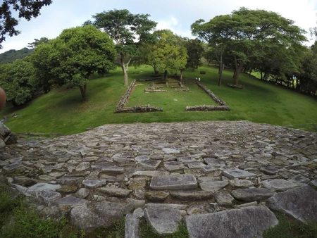 Iglesia Vieja y los vestigios de los antepasados chiapanecos