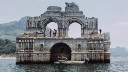 La impresionante arquitectura que está debajo del agua en México