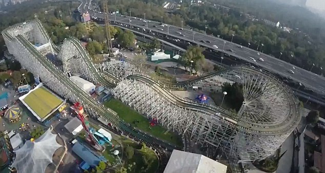 La Feria de Chapultepec y su icónica montaña rusa