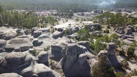 Jardín de Piedras, el monumental espacio jurásico de Mexiquillo