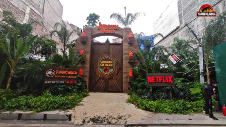 Viaja en el tiempo con Jurassic World: Campamento Cretácico