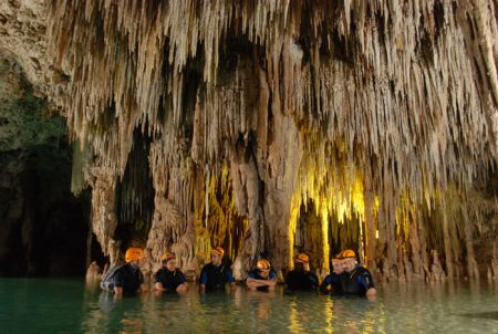 Kantemó: la sorprendente cueva de las serpientes colgantes