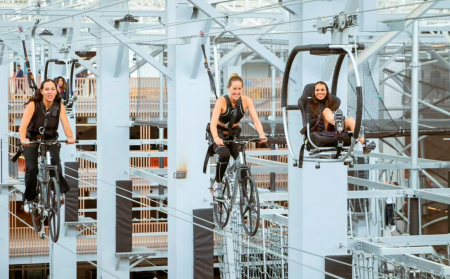 Este nuevo lugar en CDMX combina diversión y adrenalina con bicicletas a 11 metros de altura 