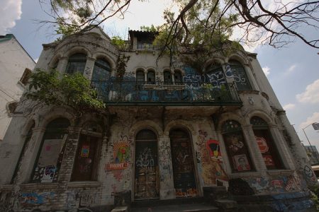 Un escabroso tour de terror por la Casa Negra de la colonia Roma