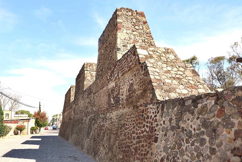 La impresionante y última muralla de la zona arqueológica de Huexotla