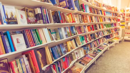 La Clandestina, una bella librería en el corazón de la Santa María la Rivera