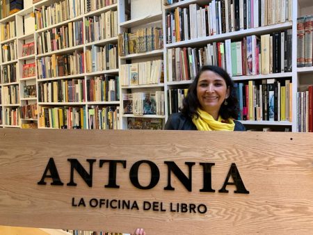 Librería Antonia: oficina de libros más café y deliciosos ¡chilaquiles!