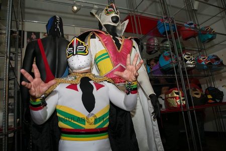 Visita la exposición que enaltece el arte de la lucha libre en México