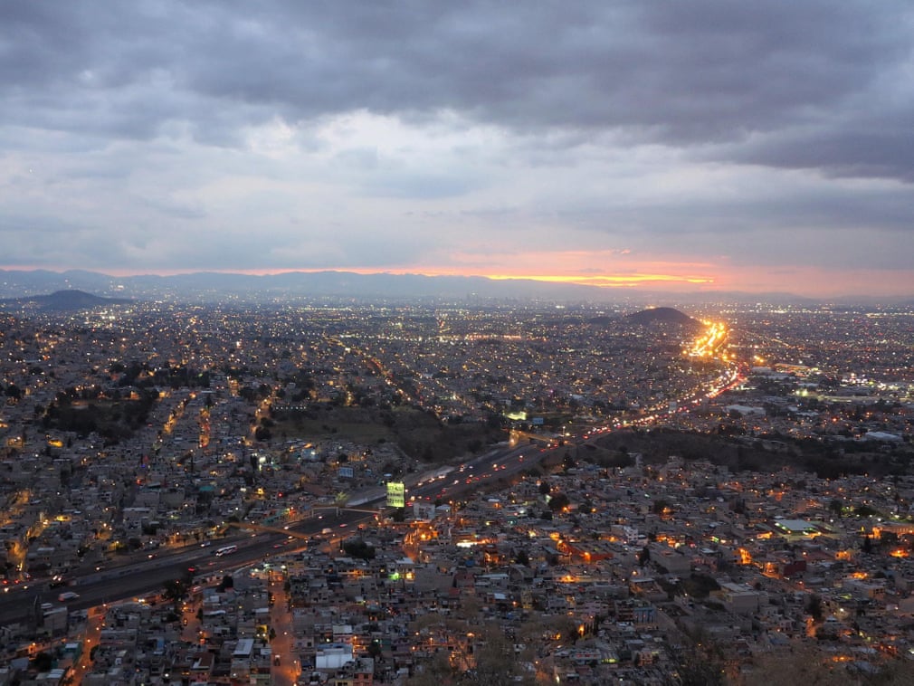 Feike de Jong nos muestra las fotografías del borde de la ciudad