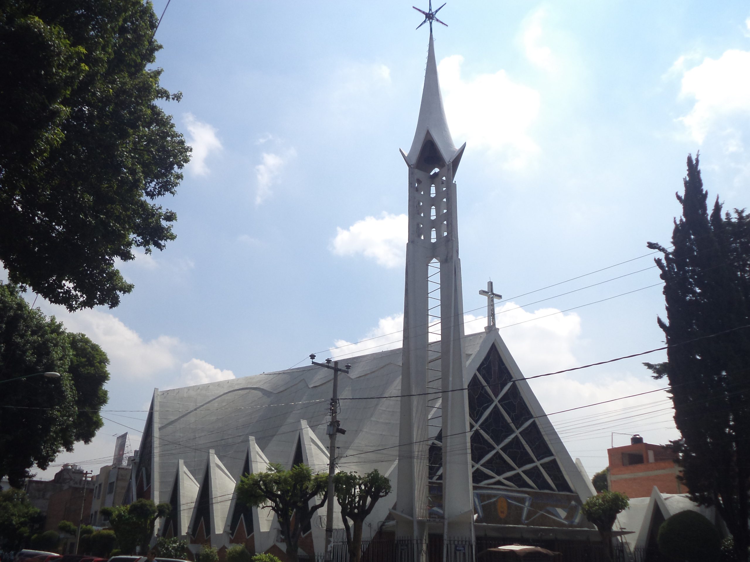 La Iglesia de la Medalla de la Virgen Milagrosa, una joya arquitectónica en la Narvarte