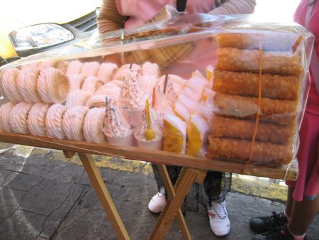 Merengueros, volados y sus deliciosos sabores rosas