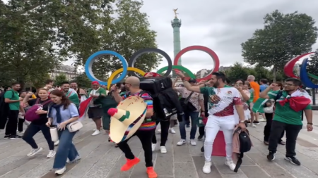 Mexicanos ganan medalla de oro en felicidad, baile y fiesta, en París 2024