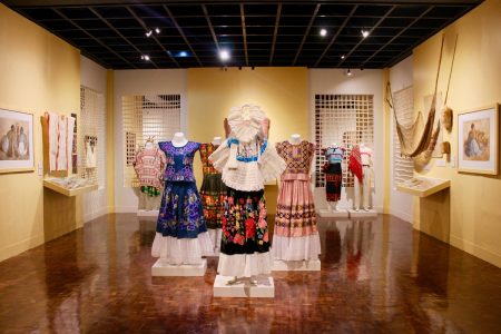 México textil: la exposición sobre el sureste mexicano en el Museo de Arte Popular