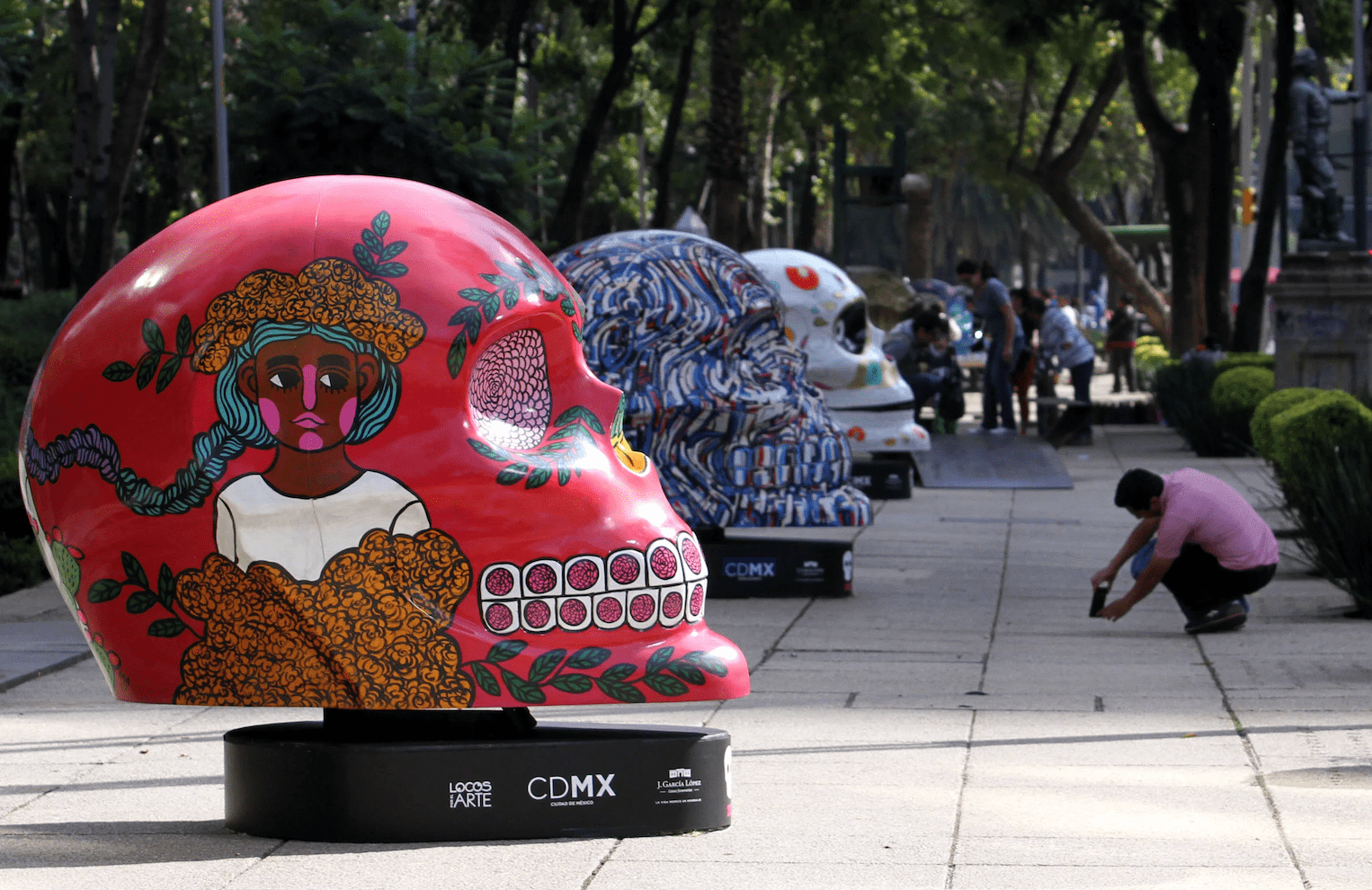 Mexicráneos, una exposición callejera de cráneos gigantes llega a Reforma