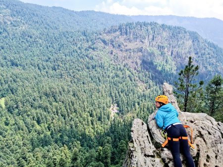 Mirador Punta del Cielo, cuevas y escalada vertical en un bosque de la CDMX